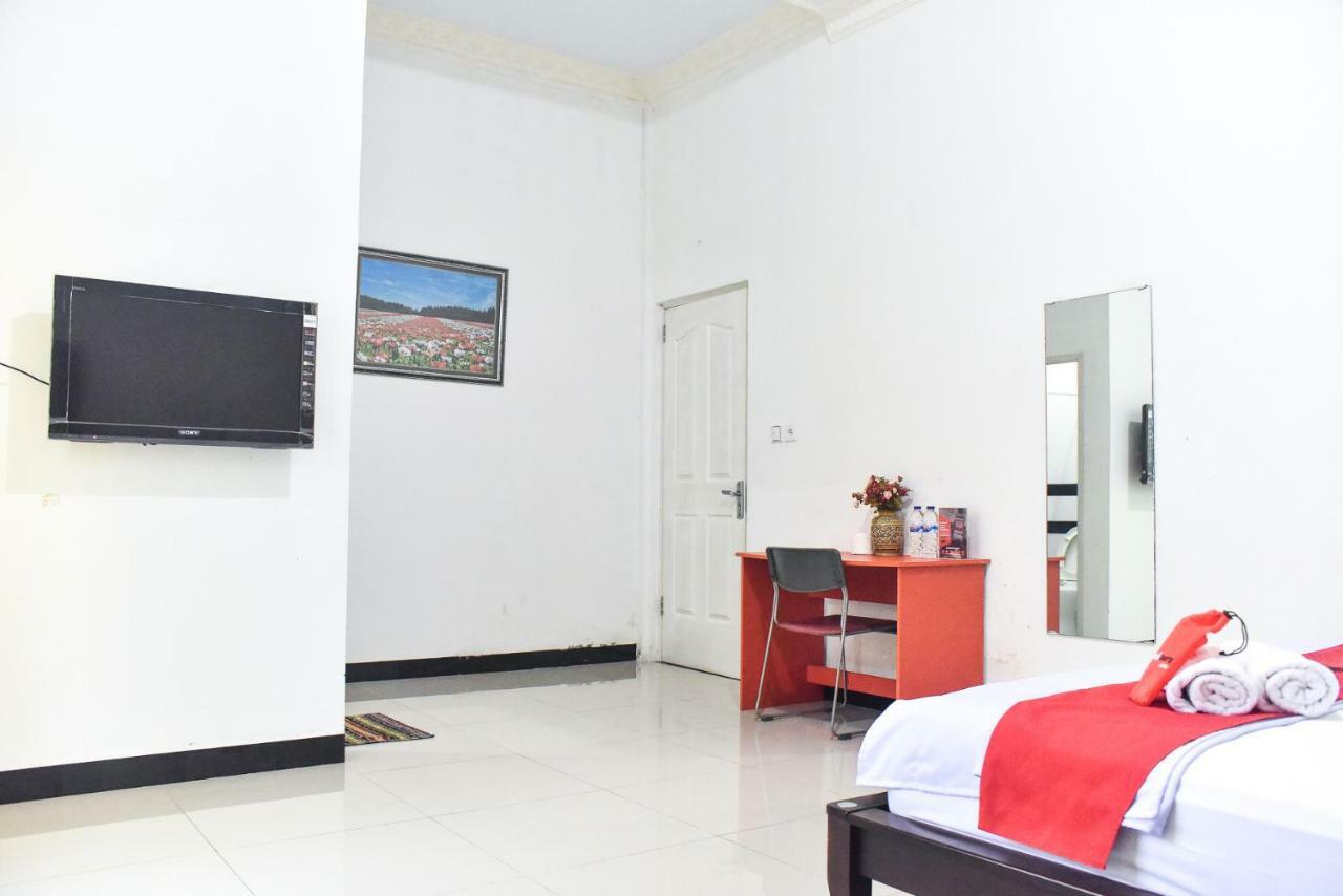 เรดดอร์ซ เนียร์ สุลต่านฮาซานุดดินแอร์พอร์ต 2 Hotel มากาซาร์ ภายนอก รูปภาพ