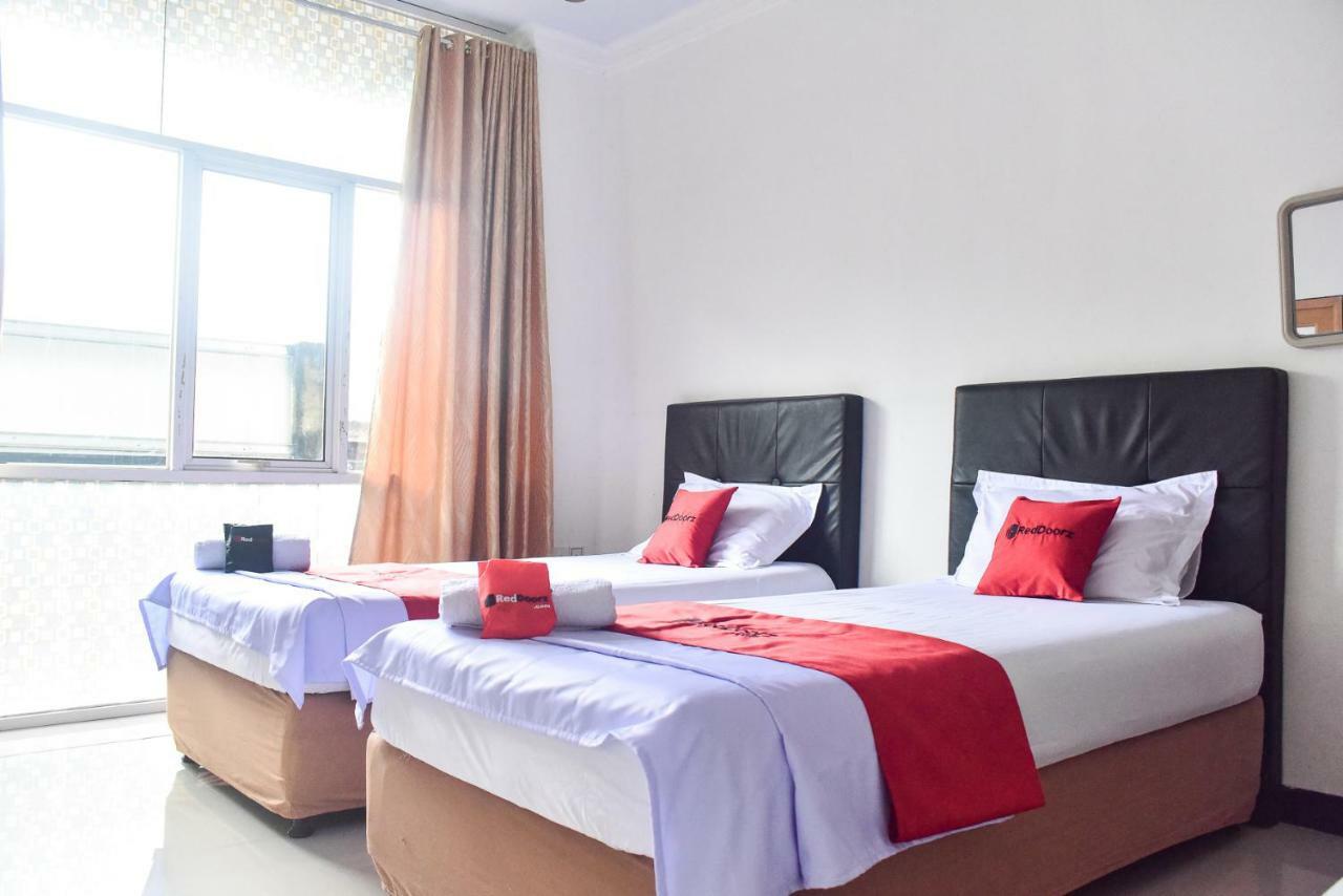 เรดดอร์ซ เนียร์ สุลต่านฮาซานุดดินแอร์พอร์ต 2 Hotel มากาซาร์ ภายนอก รูปภาพ