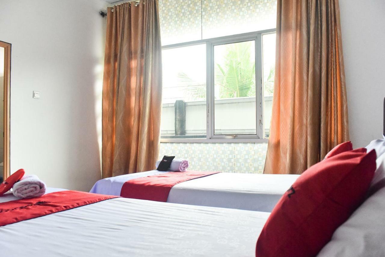 เรดดอร์ซ เนียร์ สุลต่านฮาซานุดดินแอร์พอร์ต 2 Hotel มากาซาร์ ภายนอก รูปภาพ